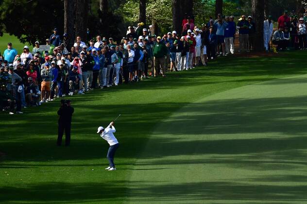 Rory McIlroy hits on the 10th fairway during the fourth round of the 2018 Masters Tournament at the Augusta National Golf Club in Augusta, Georgia, on April 8, 2018.  AUG20180408329 KEVINxDIETSCH