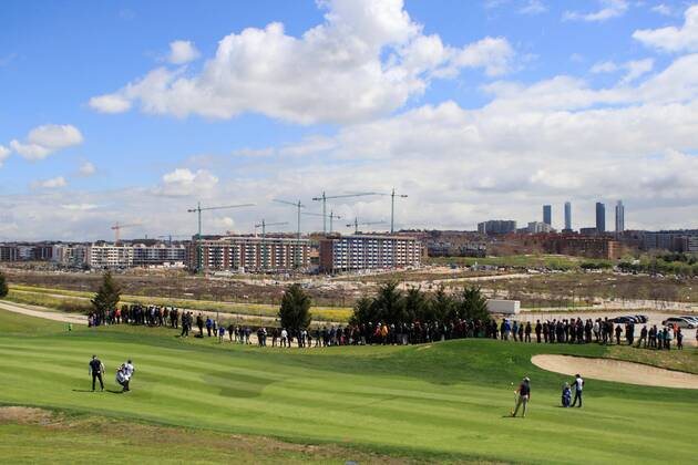 General view of the first hole during the second day of the Spanish Open golf tournament in Madrid, Spain, 13 April 2018. Spanish Open golf tournament !ACHTUNG: NUR REDAKTIONELLE NUTZUNG!  Copyright: xVICTORxLERENAx GRAF3120 20180413-636592339737652407