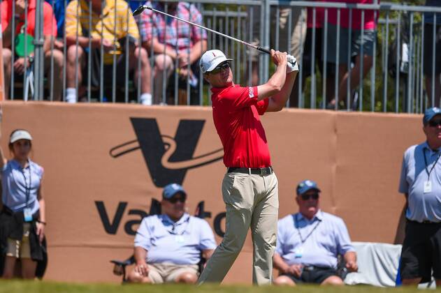 SAN ANTONIO, TX - APRIL 19: Zach Johnson tees off on the first hole during the opening round of the Valero Texas Open at the TPC San Antonio Oaks Course in San Antonio, TX on April 19, 2018. (Photo by Daniel Dunn Icon Sportswire) GOLF: APR 19 PGA Golf Herren - Valero Texas Open Icon18041925 EDITORIAL USE ONLY