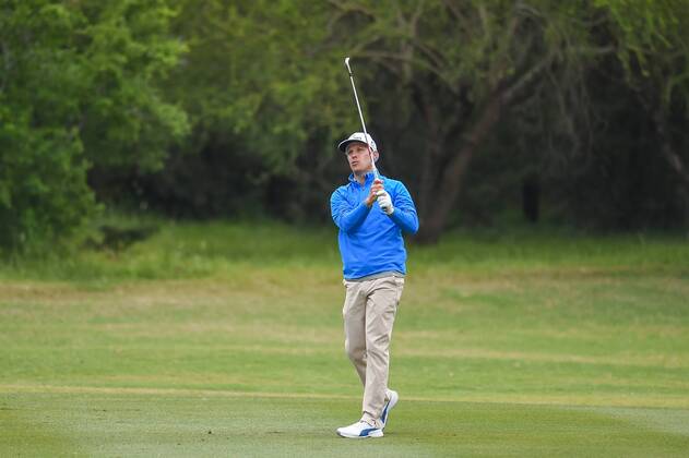 SAN ANTONIO, TX - APRIL 20: Ben Crane hits from the 8th fairway during the second round of the Valero Texas Open at the TPC San Antonio Oaks Course in San Antonio, TX on April 20, 2018. (Photo by Daniel Dunn Icon Sportswire) GOLF: APR 20 PGA Golf Herren - Valero Texas Open Icon18042003 EDITORIAL USE ONLY