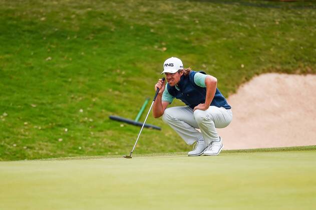 SAN ANTONIO, TX - APRIL 20: Aaron Baddeley lines up a putt during the second round of the Valero Texas Open at the TPC San Antonio Oaks Course in San Antonio, TX on April 20, 2018. (Photo by Daniel Dunn Icon Sportswire) GOLF: APR 20 PGA Golf Herren - Valero Texas Open Icon18042033 EDITORIAL USE ONLY