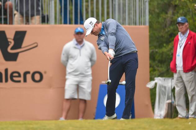 SAN ANTONIO, TX - APRIL 21: Zach Johnson tees off during the third round of the Valero Texas Open at the TPC San Antonio Oaks Course in San Antonio, TX on April 21, 2018. (Photo by Daniel Dunn Icon Sportswire) GOLF: APR 21 PGA Golf Herren - Valero Texas Open Icon18042139 EDITORIAL USE ONLY
