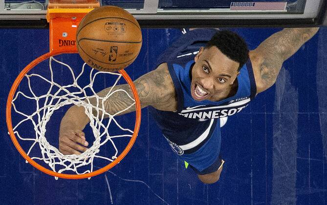 Themen der Woche - SPORT Bilder des Tages - SPORT April 21, 2018 - Minneapolis, MN, USA - The Minnesota Timberwolves Jeff Teague shoots in the second half against the Houston Rockets in Game 3 of the first-round NBA Basketball Herren USA Playoff series on Saturday, April 21, 2018, at the Target Center in Minneapolis. The Timberwolves won, 121-105, to trail the series, 2-1. Game 3: Houston at Minnesota - ZUMAm67_ 20180421_zaf_m67_119 Copyright: xCarlosxGonzalezx
