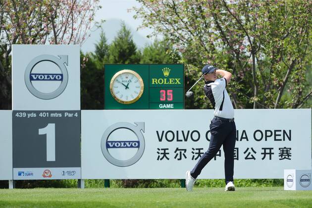 Matt Wallace of England competes in the third round of the 2018 Volvo China Open golf tournament in Beijing, China, 28 April 2018. Golf players heats up third round of 2018 Volvo China Open  20180428_69111