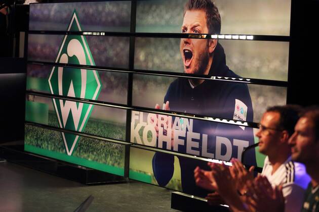 FLORIAN KOHFELDT UND WERDER BREMEN LOGO AUF EINEM MONITOR DAS AKTUELLE SPORTSTUDIO ZDF MAINZ 