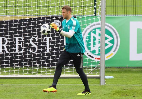 Torwart Manuel Neuer (Deutschland Germany) - 24.05.2018: Training der Deutschen Nationalmannschaft zur WM-Vorbereitung in der Sportzone Rungg in Eppan Südtirol