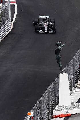May 24, 2018 - Montecarlo, Monaco - 44 Lewis Hamilton from Great Britain Mercedes W09 Hybrid EQ Power+ team Mercedes GP during the Monaco Formula One Grand Prix at Monaco on 24th of May, 2018 in Montecarlo, Monaco. F1 Grand Prix of Monaco - Practice - ZUMAn230 20180524_zaa_n230_745 Copyright: xXavierxBonillax