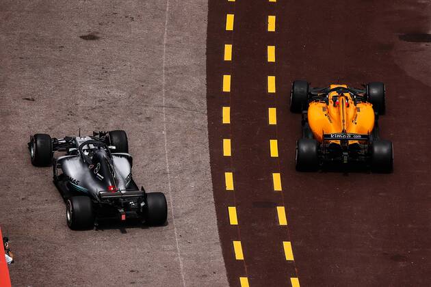 May 24, 2018 - Montecarlo, Monaco - 44 Lewis Hamilton from Great Britain Mercedes W09 Hybrid EQ Power+ team Mercedes GP and 14 Fernando Alonso from Spain with McLaren Renault MCL33 during the Monaco Formula One Grand Prix at Monaco on 24th of May, 2018 in Montecarlo, Monaco. F1 Grand Prix of Monaco - Practice - ZUMAn230 20180524_zaa_n230_769 Copyright: xXavierxBonillax