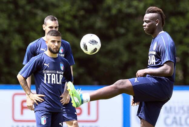 IPP20180524 Football - soccer: FIFA World Cup WM Weltmeisterschaft Fussball 2018 Russia, Preparation national team Nationalteam Of Italy, Mario Balotelli e Lorenzo Insigne (Verwendung nur in Deutschland - GERMANY ONLY) *** IPP20180524 Soccer football FIFA World Cup 2018 Russia National Team Of Italy preparation Mario Balotelli e Lorenzo Insigne only in Germany GERMANY ONLY
