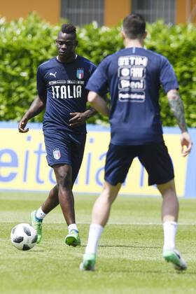 IPP20180524 Football - soccer: FIFA World Cup WM Weltmeisterschaft Fussball 2018 Russia, Preparation national team Nationalteam Of Italy, Mario Balotelli (Verwendung nur in Deutschland - GERMANY ONLY) *** IPP20180524 Football soccer FIFA World Cup 2018 Russia National Team Of Italy preparation Mario Balotelli Germany only GERMANY ONLY