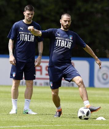 IPP20180524 Football - soccer: FIFA World Cup WM Weltmeisterschaft Fussball 2018 Russia, Preparation national team Nationalteam Of Italy, alessio romagnoli e Leonardo Bonucci (Verwendung nur in Deutschland - GERMANY ONLY) *** IPP20180524 Football soccer FIFA World Cup 2018 Russia National Team Of Italy preparation Alessio Romagnoli and Leonardo Bonucci use only in Germany GERMANY ONLY