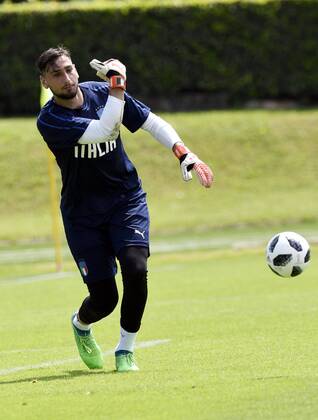 IPP20180524 Football - soccer: FIFA World Cup WM Weltmeisterschaft Fussball 2018 Russia, Preparation national team Nationalteam Of Italy, Gianluigi Donnarumma (Verwendung nur in Deutschland - GERMANY ONLY) *** FIFA World Cup 2018 Russia National Team Of Italy Gianluigi Donnarumma Use only in Germany GERMANY ONLY