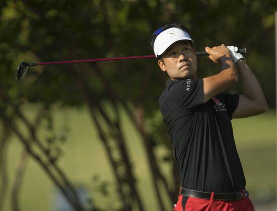 May 25, 2018 - Fort Worth, TX, USA - FORT WORTH, TX - MAY 25, 2018 - Kevin Na tees off on the the 7th hole during the second round of the 2018 Fort Worth Invitational PGA Golf Herren at Colonial Country Club in Fort Worth, Texas 2018 Fort Worth Invitational PGA - ZUMAsc5_ 20180525_zaf_sc5_001 Copyright: xErichxSchlegelx