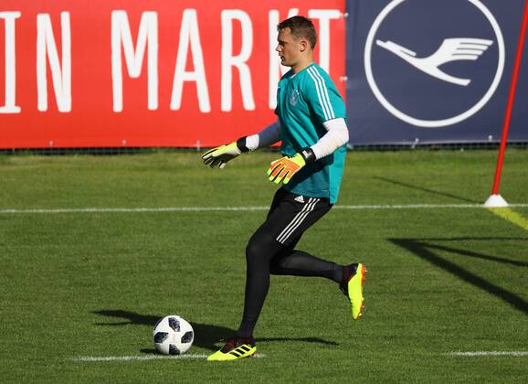 Torwart Manuel Neuer (Deutschland Germany) - 25.05.2018: Training der Deutschen Nationalmannschaft zur WM-Vorbereitung in der Sportzone Rungg in Eppan Südtirol