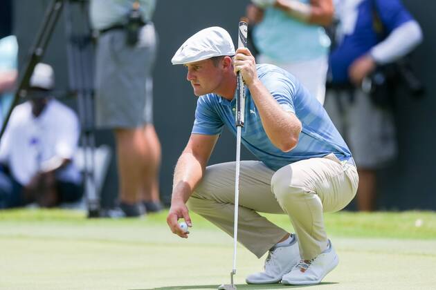 FORT WORTH, TX - MAY 25: Bryson DeChambeau of the United States lines up his putt on 5 during the second round of the Fort Worth Invitational on May 25, 2018 at Colonial Country Club in Fort Worth, TX. (Photo by Andrew Dieb Icon Sportswire) GOLF: MAY 25 PGA Golf Herren - Fort Worth Invitational Icon180525426 EDITORIAL USE ONLY