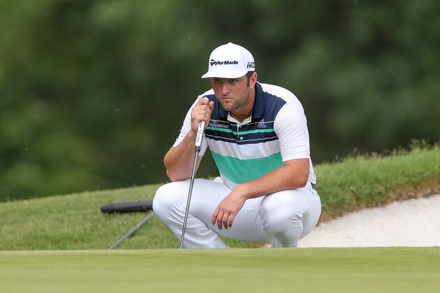 FORT WORTH, TX - MAY 25: Jon Rahm of Spain lines up his putt on 7 during the second round of the Fort Worth Invitational on May 25, 2018 at Colonial Country Club in Fort Worth, TX. (Photo by Andrew Dieb Icon Sportswire) GOLF: MAY 25 PGA Golf Herren - Fort Worth Invitational Icon180525519 EDITORIAL USE ONLY