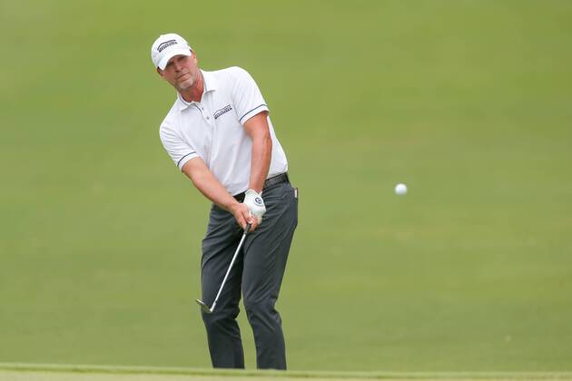 FORT WORTH, TX - MAY 25: Steve Stricker chips onto the 7 green during the second round of the Fort Worth Invitational on May 25, 2018 at Colonial Country Club in Fort Worth, TX. (Photo by Andrew Dieb Icon Sportswire) GOLF: MAY 25 PGA Golf Herren - Fort Worth Invitational Icon180525611 EDITORIAL USE ONLY