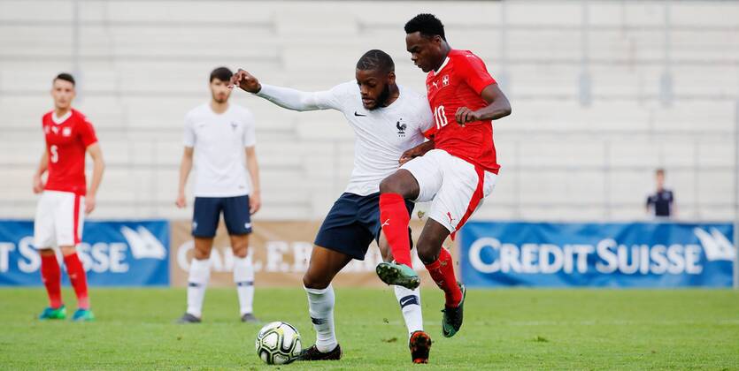 25.05.2018 Tissot Arena Biel , SCHWEIZ , Fussball Länderspiel U21 U 21 Schweiz - Frankreich Olivier Ntcham (li,Frankreich U21) gegen Dimitri Oberlin (Schweiz U21)