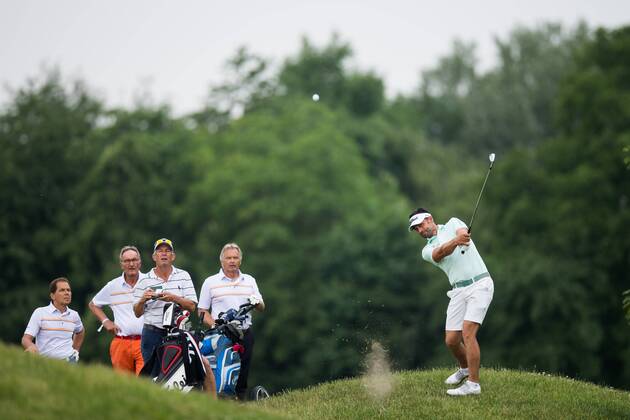 GOLF - PGA Golf Herren Shot Clock Masters 2018 ATZENBRUGG,AUSTRIA,06.JUN.18 - GOLF - PGA European Tour, Shot Clock Masters, Diamond Country Club, ProAm. Image shows Michael Berger (ORF), Martin Gross, sporting director Hans Pum (OESV) and Lee Slattery (ENG). GEPAxpictures xDanielxGoetzhaber