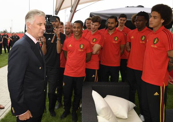 King Philippe - Filip of Belgium pictured during a visit of the King to a training session of the Belgian national soccer team Red Devils, Saturday 09 June 2018, in Tubize. The Red Devils started their preparations for the upcoming FIFA World Cup WM Weltmeisterschaft Fussball 2018 in Russia. POOLxPHILIPPExCROCHET x05361511x