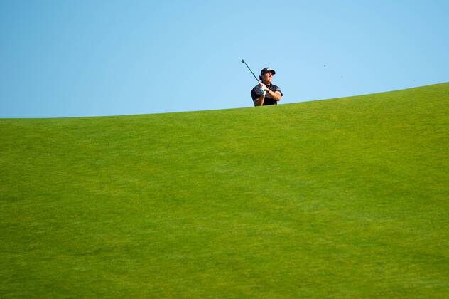 Phil Mickelson hits a shot from the 10th fairway in the first round of the 118th U.S. Open Championship at Shinnecock Hills Golf Club in Southampton, New York on June 14, 2018.  NYP20180614112 COREYxSIPKIN