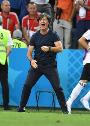 WM 2018, Deutschland - Schweden Sochi Fussball Herren, FIFA Fussball Weltmeisterschaften 2018, FIFA World Cup WM Weltmeisterschaft Fussball 2018, 23.06.2018, Fishtstadion Sochi , Gruppe F Vorrunde, Deutschland vs Schweden, Joachim Löw, Trainer, Deutschland ,jubel Aktion, Einzelbild,