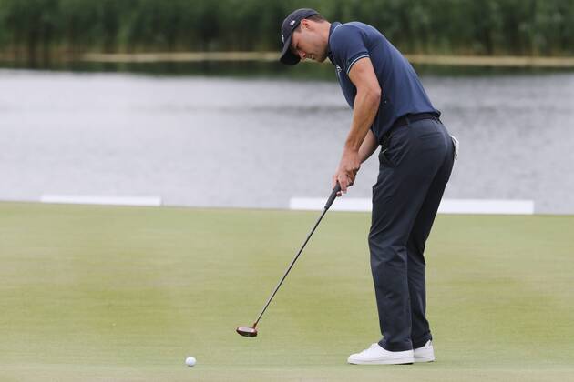 Martin Kaymer (GER) spielt um den Sieger, mit dem letzten Put zum Birdie auf Loch 18. rettet er den 2. Platz, Emotion, Erleichterung, Platz. 2 , 4. Tag, 30. BMW International Open, Golf, Golf Open, Gut Lärchenhof, Köln, 24.06.2018 BMW International Open , Golf Köln Copyright: xRoskaritzx Eibner-Pressefotox EP_fh_rrz