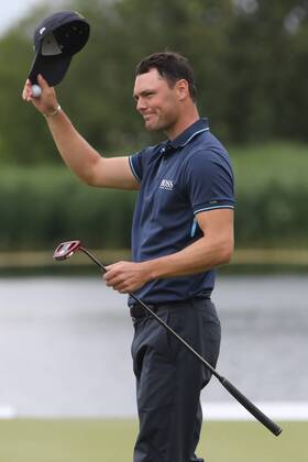 Martin Kaymer (GER) spielt um den Sieger, mit dem letzten Put zum Birdie auf Loch 18. rettet er den 2. Platz, Emotion, Erleichterung, Platz. 2, 4. Tag, 30. BMW International Open, Golf, Golf Open, Gut Lärchenhof, Köln, 24.06.2018 BMW International Open , Golf Köln Copyright: xRoskaritzx Eibner-Pressefotox EP_fh_rrz