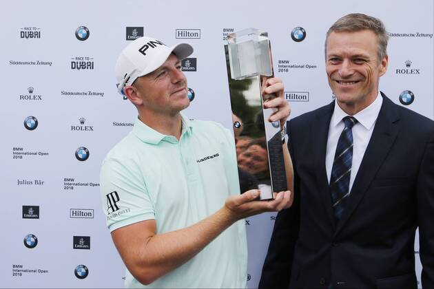 Gewinner Matt Wallace (GB) mit dem Siegerpokal, Sieger, 1. Platz, 4. Tag, 30. BMW International Open, Golf, Golf Open, Gut Lärchenhof, Köln, 24.06.2018 BMW International Open , Golf Köln Copyright: xRoskaritzx Eibner-Pressefotox EP_fh_rrz