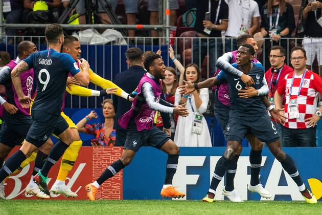 Fußball, WM Finale 2018 in Moskau, Frankreich - Kroatien 180715 Paul Pogba of France celebrates with team mates after scoring 3-1 during the FIFA World Cup WM Weltmeisterschaft Fussball final match between France and Croatia on July 15, 2018 in Moscow. Photo: Petter Arvidson BILDBYRAN kod PA 92087 Copyright: PETTERxARVIDSON BB180715PA113