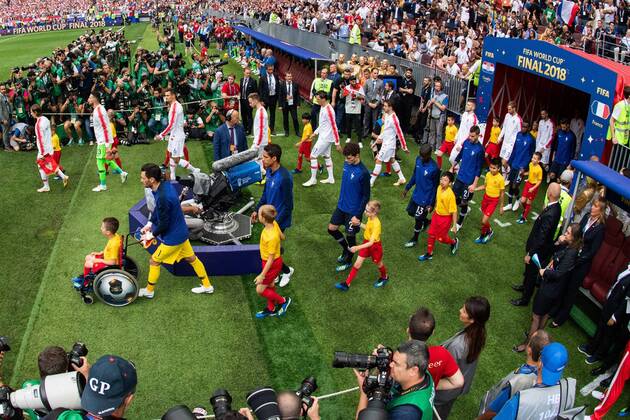 Fußball, WM Finale 2018 in Moskau, Frankreich - Kroatien 180715 Players of France and of Croatia enter the pitch prior to the FIFA World Cup WM Weltmeisterschaft Fussball final match between France and Croatia on July 15, 2018 in Moscow. Photo: Petter Arvidson BILDBYRAN kod PA 92087 Copyright: PETTERxARVIDSON BB180715PA175