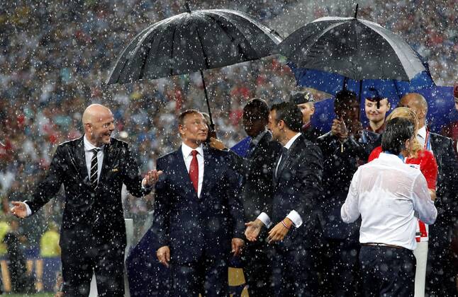, Fifa president Gianni Infantino, Russia president Vladimir Putin and French president Emmanuel Macron during the FIFA World Cup WM Weltmeisterschaft Fussball 2018 final soccer match between France and Croatia, at Luzhniki Stadium in Moscu, Russia, 15 July 2018. FRANCE VS. CROATIA !ACHTUNG: NUR REDAKTIONELLE NUTZUNG!  Copyright: xAlbertoxEstevezx FWC64-653 20180715-636672863708461247