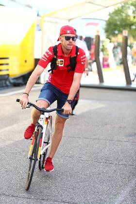 Sebastian Vettel (Scuderia Ferrari) kommt mit dem Fahrrad zur Strecke, Grosser Preis von Deutschland 2018, Motorsport, Formel 1, 20.07.2018, Grosser Preis von Deutschland 2018, Motorsport, Formel 1, 20.07.2018 Hockenheim Copyright: xEIBNER AlexanderxNeisx EP_ANS
