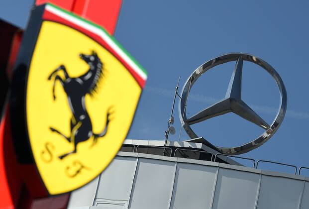 20.07.2018, xpsx, Formel 1 Grand Prix von Deutschland, Grand Prix von Deutschland 1.Freies Training 2018 emspor, v.l. Mercedes Logo Emblem Ferrari Logo Emblem Hockenheim