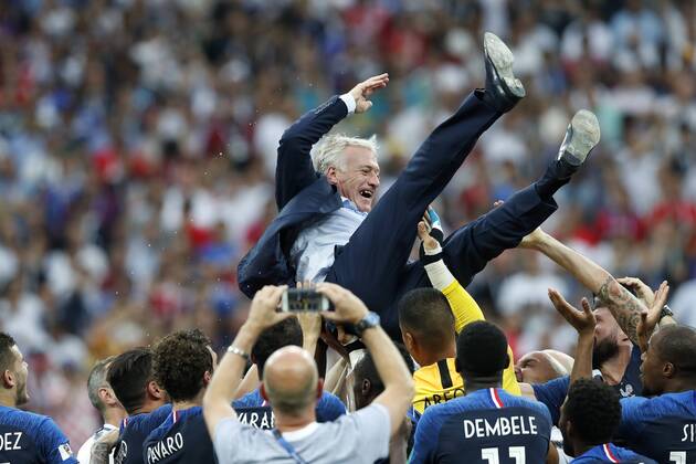 France coach Didier Deschamps is thrown in the air during the 2018 FIFA World Cup WM Weltmeisterschaft Fussball Russia Final match between France and Croatia at the Luzhniki Stadium on July 15, 2018 in Moscow, Russia FIFA World Cup 2018 Russia 2017 2018 xVIxVIxImagesx xMauricexvanxSteenxWKxIVx 11546286