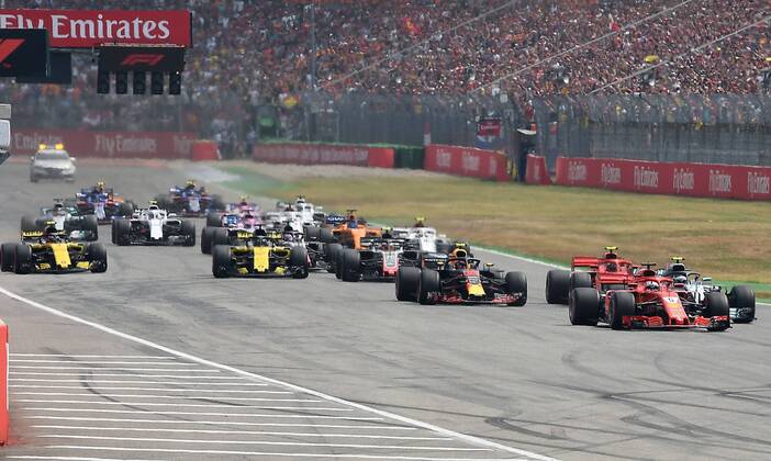 22.07.2018, xpsx, Formel 1 FIA , Grand Prix von Deutschland Rennen 2018 emspor, v.l. Rennstart Sebastian Vettel (Ferrari Scuderia Ferrari) vor Valtteri Bottas (Mercedes AMG), Kimi Räikkönen (Ferrari Scuderia Ferrari), Max Verstappen (Red Bull Racing), Nico Hülkenberg (Renault) Hockenheim
