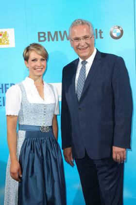 Magdalena Neuner und Joachim Herrmann, Bayerischer Sportpreis 2018 in der BMW Welt in Muenchen am 21.07.2018