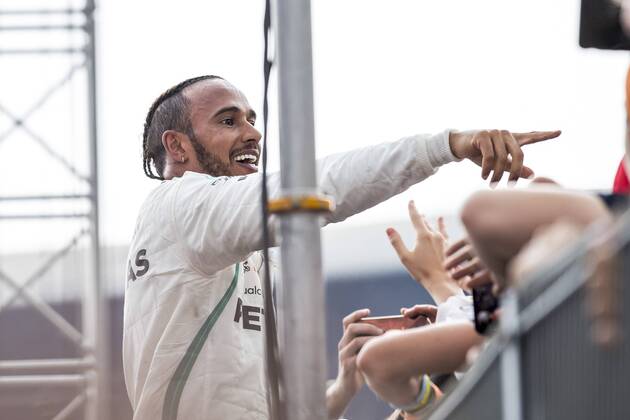 Motorsport: Formel 1, Saison 2018 2019, Rennen am Sonntag, 22.07.2018, am Hockenheimring in Hockenheim (Deutschland). Lewis Hamilton (Mercedes AMG Petronas) jubelt mit den Fans. Copyright: xInderliedx