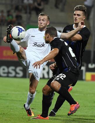 03.08.2018, xpsx, Fussball Regionalliga Südwest, FSV Frankfurt - Eintracht Stadtallendorf v.l. Yannick Wolf (Eintracht Stadtallendorf), Patrick Huckle (FSV Frankfurt) Frankfurt Hessen Deutschland (DE)