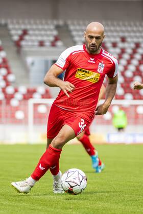 FUSSBALL REGIONALLIGA NORDOST -SAISON 2017 2018 - SPIELTAG 2 - ERFURT-AUERBACH 04 08 2018 - Erfurt: Velimir Jovanovic 36 (FC Rot-Weiß Erfurt) im Fussball-Regionalliga Nordost Spiel des FC Rot-Weiß Erfurt gegen den VfB Auerbach am 4. August 2018 im Steigerwaldstadion Erfurt. Gemäß den Vorgaben der DFL Deutsche Fußball Liga ist es untersagt, in dem Stadion und oder vom Spiel angefertigte Fotoaufnahmen in Form von Sequenzbildern und oder videoähnlichen Fotostrecken zu verwerten bzw. verwerten zu lassen. DFL regulations prohibit any use of photographs as image sequences and or quasi-video. _________________