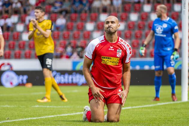 FUSSBALL REGIONALLIGA NORDOST -SAISON 2017 2018 - SPIELTAG 2 - ERFURT-AUERBACH 04 08 2018 - Erfurt: Velimir Jovanovic 36 (FC Rot-Weiß Erfurt) im Fussball-Regionalliga Nordost Spiel des FC Rot-Weiß Erfurt gegen den VfB Auerbach am 4. August 2018 im Steigerwaldstadion Erfurt. Gemäß den Vorgaben der DFL Deutsche Fußball Liga ist es untersagt, in dem Stadion und oder vom Spiel angefertigte Fotoaufnahmen in Form von Sequenzbildern und oder videoähnlichen Fotostrecken zu verwerten bzw. verwerten zu lassen. DFL regulations prohibit any use of photographs as image sequences and or quasi-video. _________________