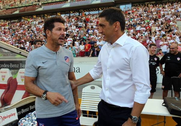 VfB Stuttgart - Atletico Madrid Deutschland, Stuttgart, 05.08.2018, Fussball, Bundesliga, Saison 2018 2019, Testspiel, VfB Stuttgart - Atletico Madrid: v.l. Diego Simeone (Trainer Atletico Madrid), Tayfun Korkut (Trainer VfB Stuttgart).