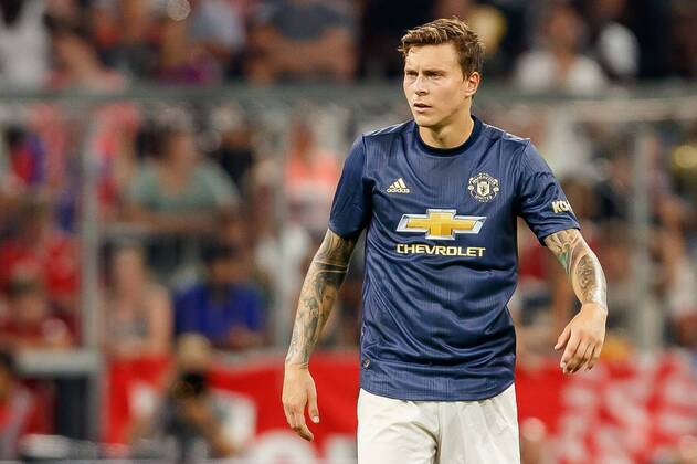 Deutschland, Muenchen, 05.08.2018, Testspiel, FC Bayern Muenchen - Manchester United ManU Victor Lindeloef (MAN) schaut ( DeFodi048