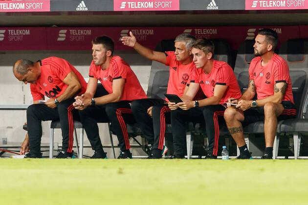 Deutschland, Muenchen, 05.08.2018, Testspiel, FC Bayern Muenchen - Manchester United ManU Trainer Jose Mourinho (MAN) gestikuliert, gestik ( DeFodi048
