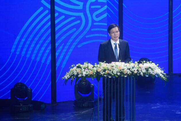 (180806) -- HANGZHOU, Aug. 6, 2018 -- Xu Liyi, Mayor of Hangzhou, speaks during the Emblem Launch Ceremony for the 19th Asian Games Hangzhou 2022 on Aug. 6, 2018, in Hangzhou, capital of east China s Zhejiang Province.) (SP)CHINA-HANGZHOU-19TH ASIAN GAMES-EMBLEM(CN) HuangxZongzhi 