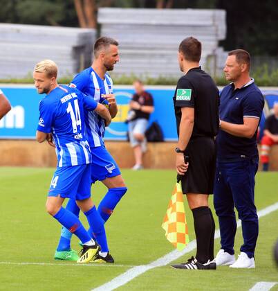 GER, 1.FBL, Hertha BSC VS. Hallenser FC 15.08.2018, Amateurstadion, Berlin, GER, 1.FBL, Hertha BSC VS. Hallenser FC, im Bild Auswechslung Vedad Ibisevic (Hertha BSC Berlin 19), Pascal Koepke (Hertha BSC Berlin 14), Cheftrainer (Head Coach) Pal Dardai (Hertha BSC Berlin)