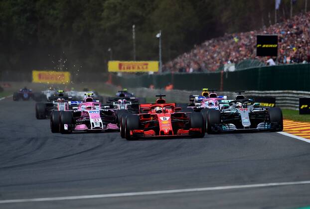 Sebastian Vettel, Scuderia Ferrari, vorbei an Lewis Hamilton; Mercedes Grand Prix, formula 1 GP, Belgien in Spa, 26.08.2018 Photo:mspb Jean Petin Sebastian Vettel, vorbei an Lewis Hamilton; formula 1 GP, Belgien 2018