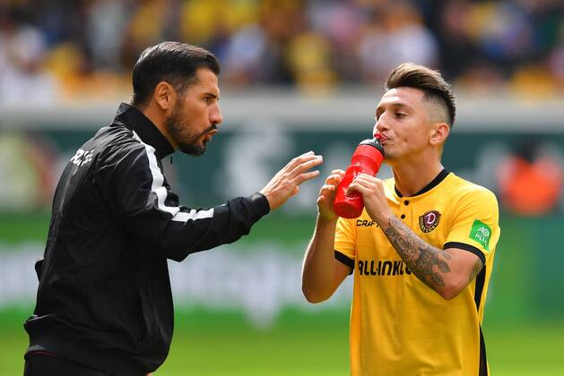 04.08.2018, Fussball, GER, Saison 2018 2019, 2. Bundesliga, 1. Spieltag, DDV-Stadion Dresden, SG Dynamo Dresden - 1. FC Heidenheim, Trainer Cristian Fiel mit Baris Atik (beide Dresden), DFL REGULATIONS PROHIBIT ANY USE OF PHOTOGRAPHS as IMAGE SEQUENCES and or QUASI-VIDEO,