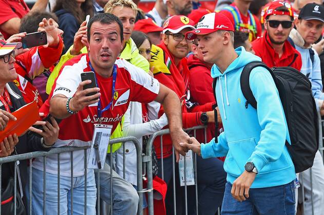 xekx 31.08.- 02.09.2018, FIA Formula 1 Championship, Formula 1, Grosser Preis von Italien 2018, GP Italia, Monza Im Bild: Mick Schumacher bei den Formel 1 Fans in Monza Monza Italien