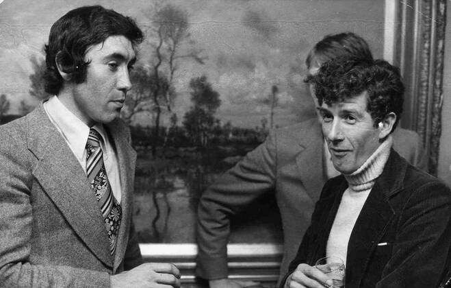 Cyclist Eddy Merckx (L) chats with Emile Puttemans (R) (BELGA ARCHIVES)  x85224784stx